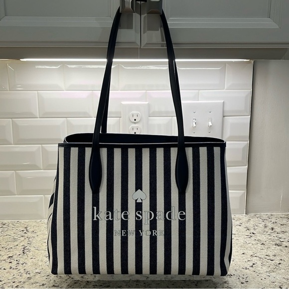 Kate Spade Striped Street Tote with Clutch Set NWOT - Picture 12 of 15